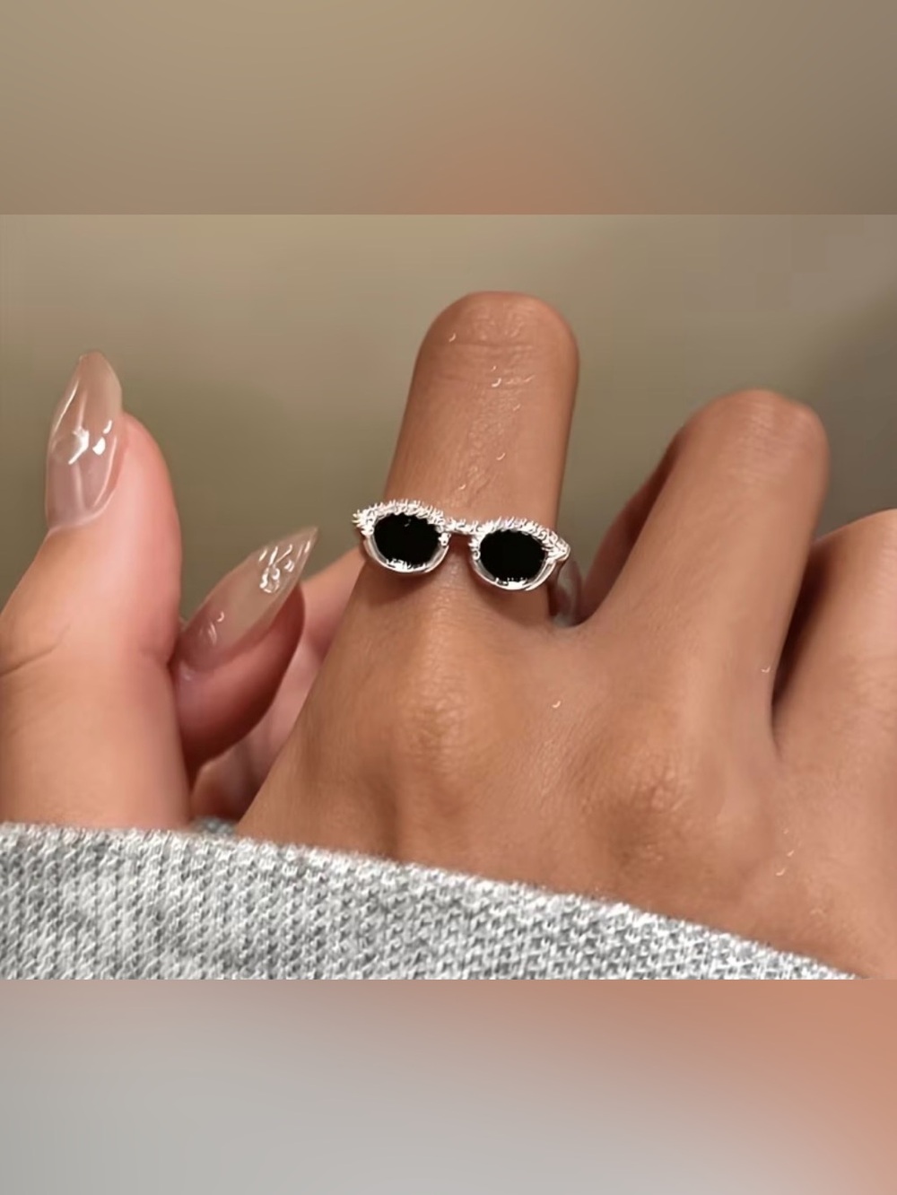 Silver Sunglasses Ring - Picture 2 of 3